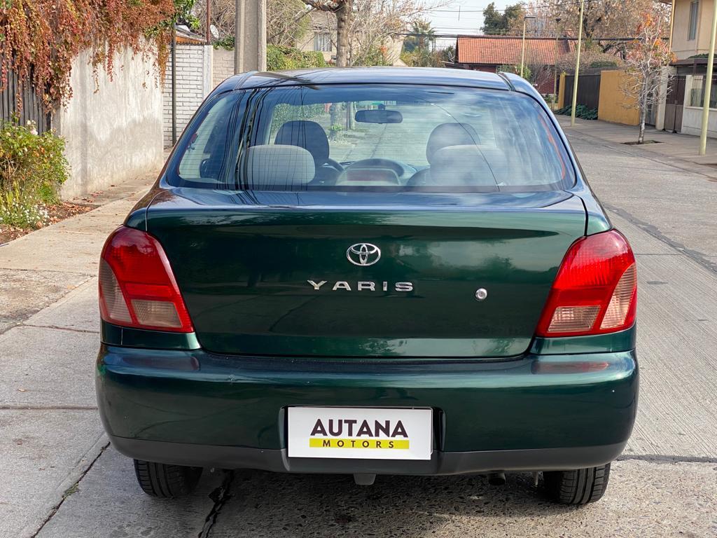 TOYOTA YARIS 2000 - Vendido