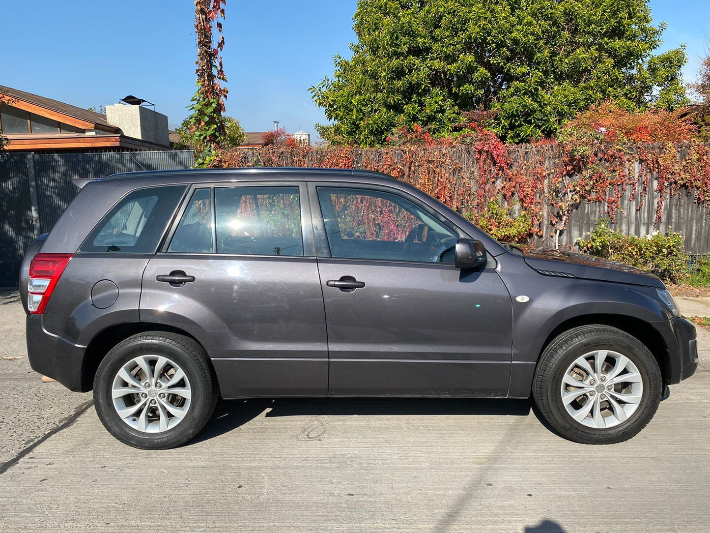 SUZUKI GRAND NOMADE 2017 - Vendido