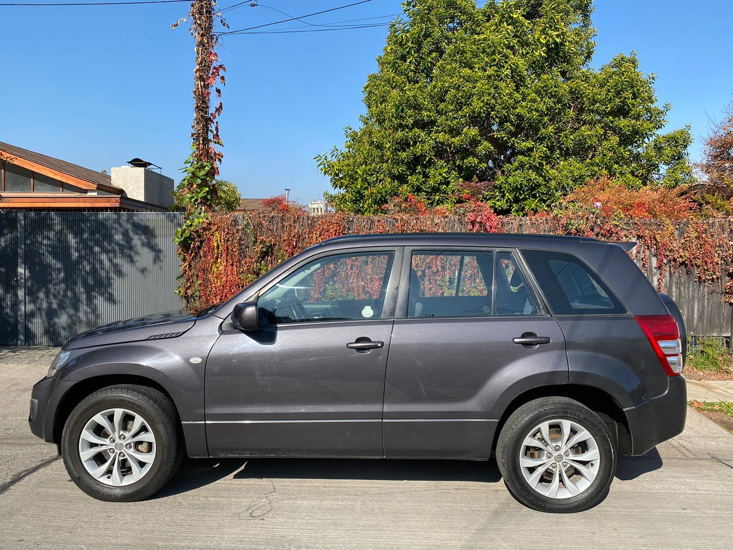 SUZUKI GRAND NOMADE 2017 - Vendido