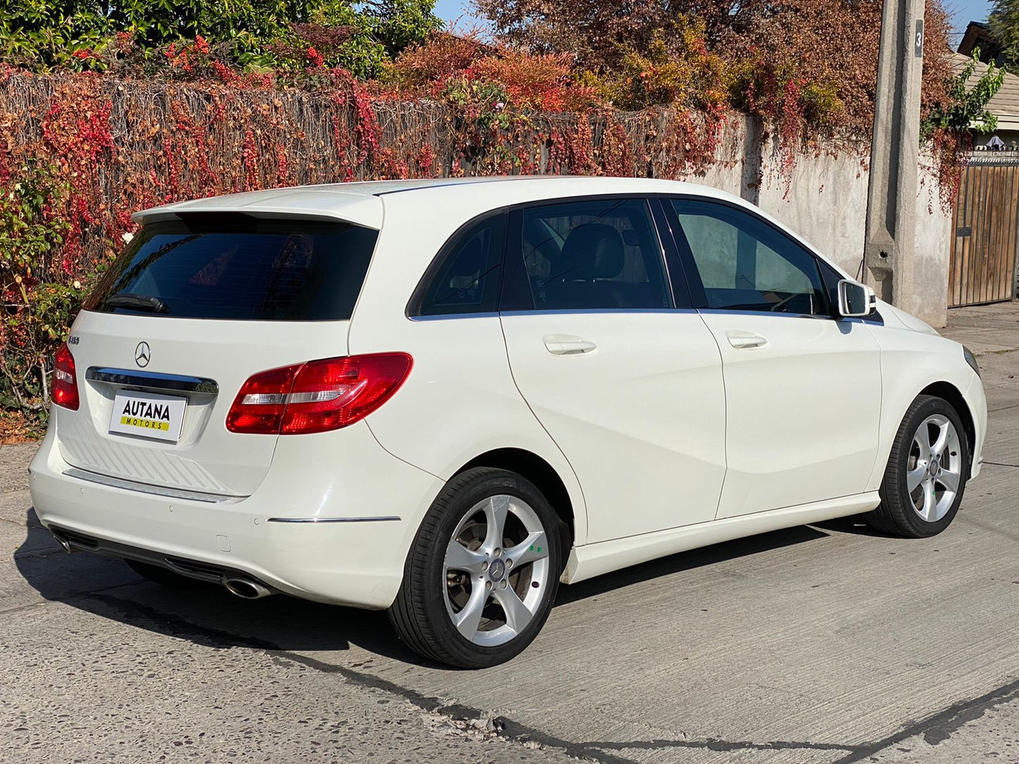 MERCEDES-BENZ B 180 2014 - Vendido