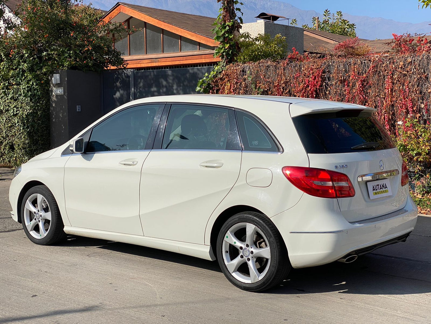 MERCEDES-BENZ B 180 2014 - Vendido