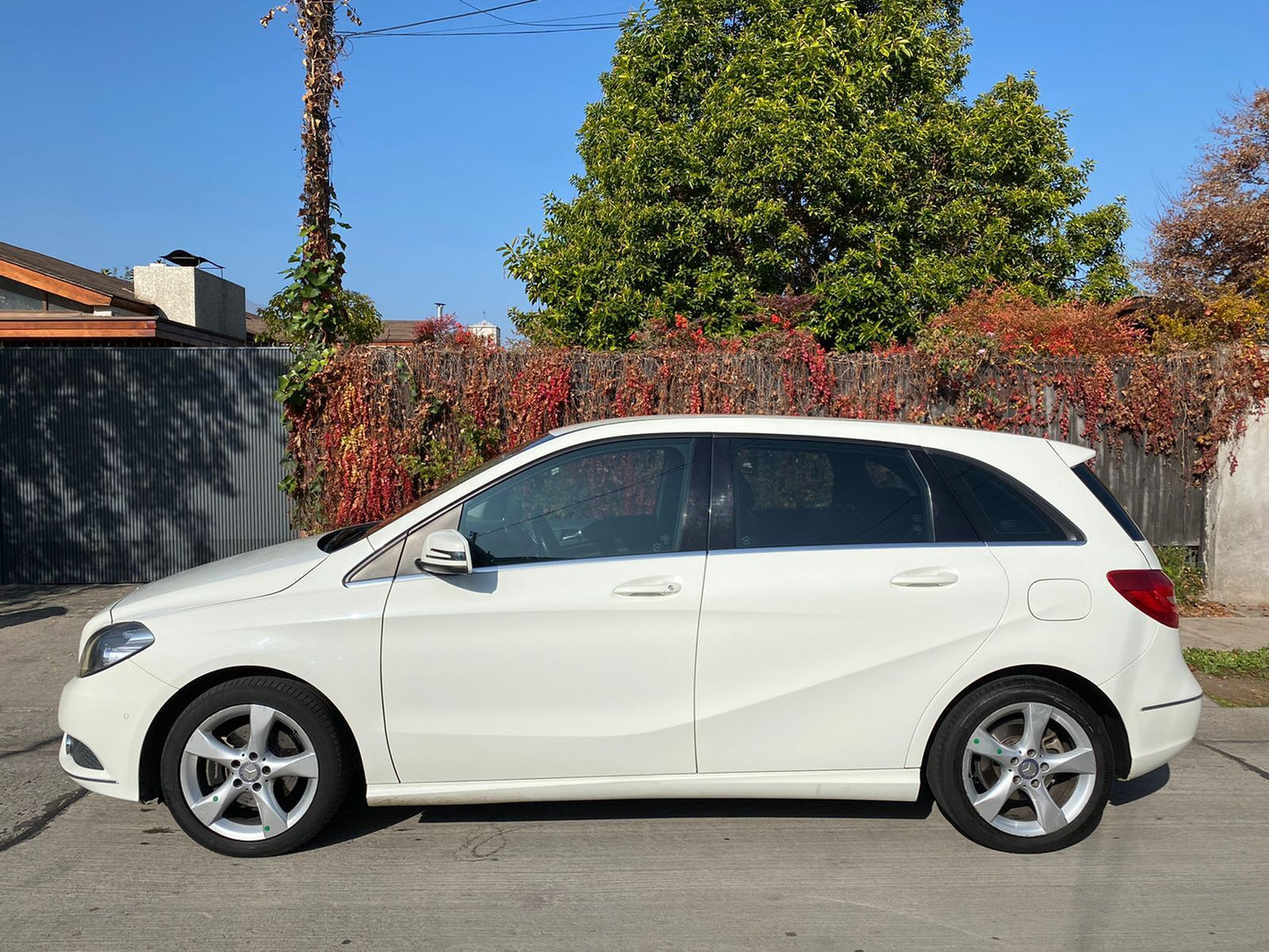 MERCEDES-BENZ B 180 2014 - Vendido