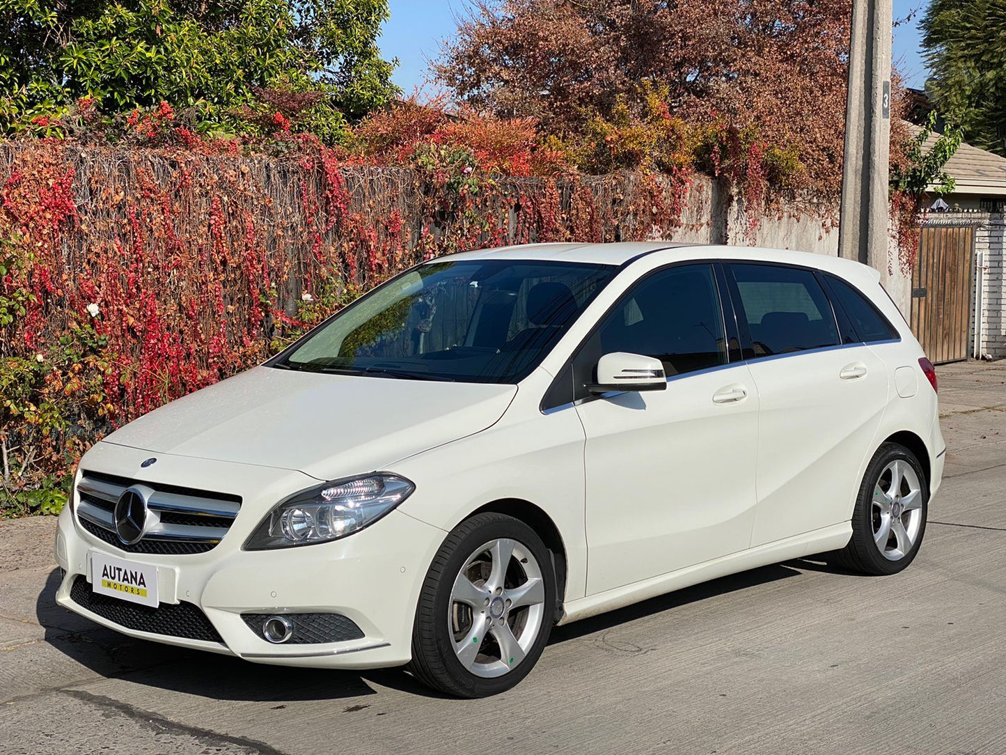 MERCEDES-BENZ B 180 2014 - Vendido