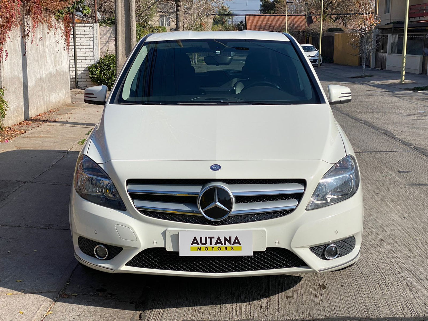 MERCEDES-BENZ B 180 2014 - Vendido