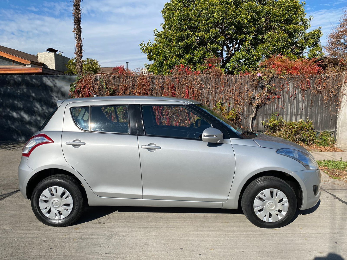 SUZUKI SWIFT 2014 - Vendido