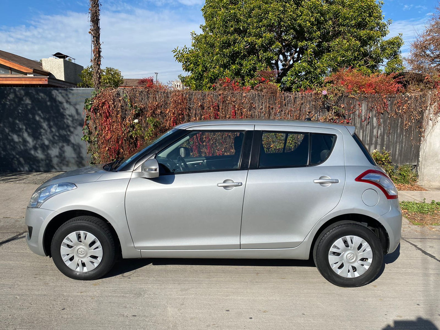 SUZUKI SWIFT 2014 - Vendido