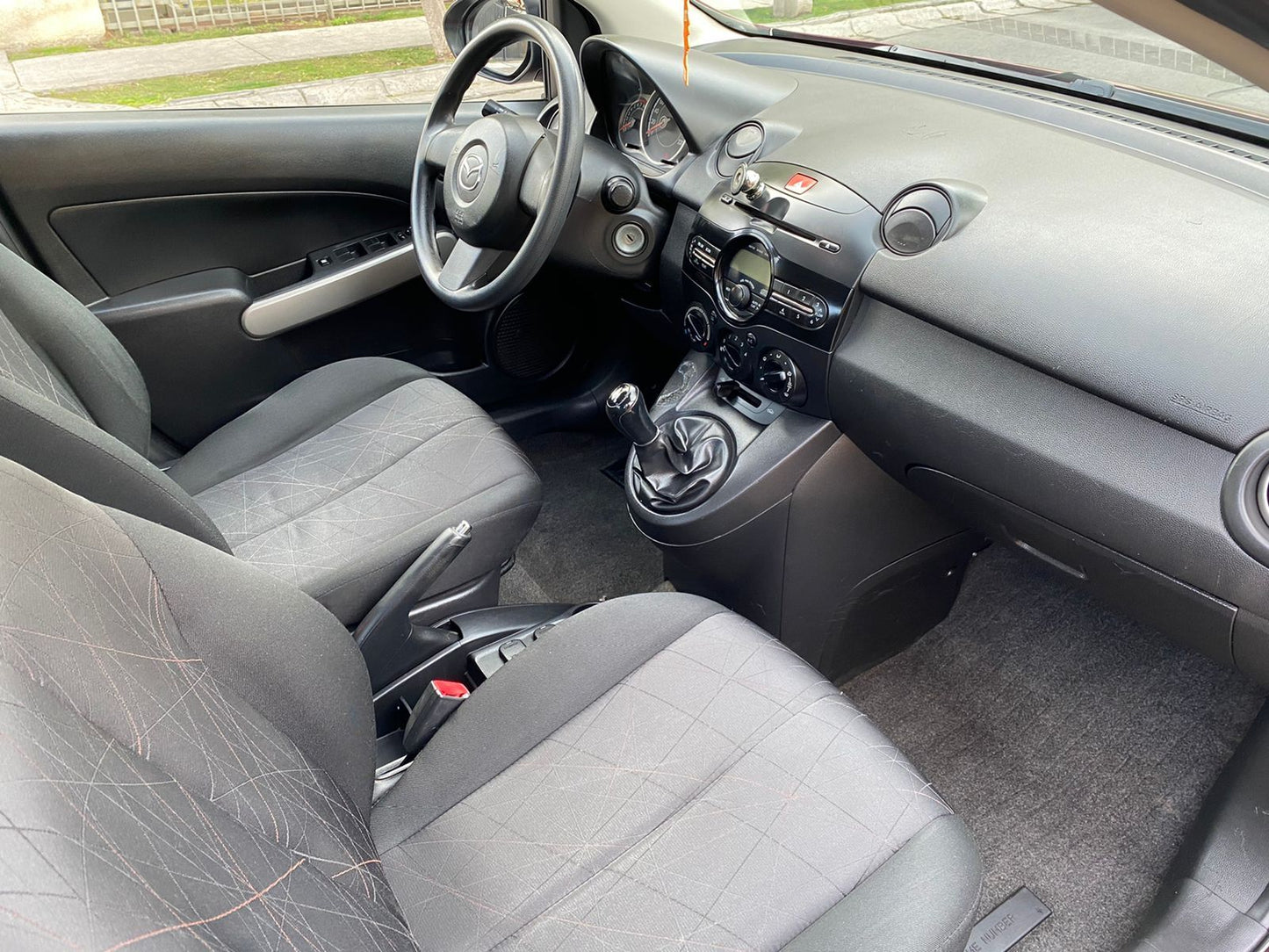 MAZDA 2 2013 - VENDIDO