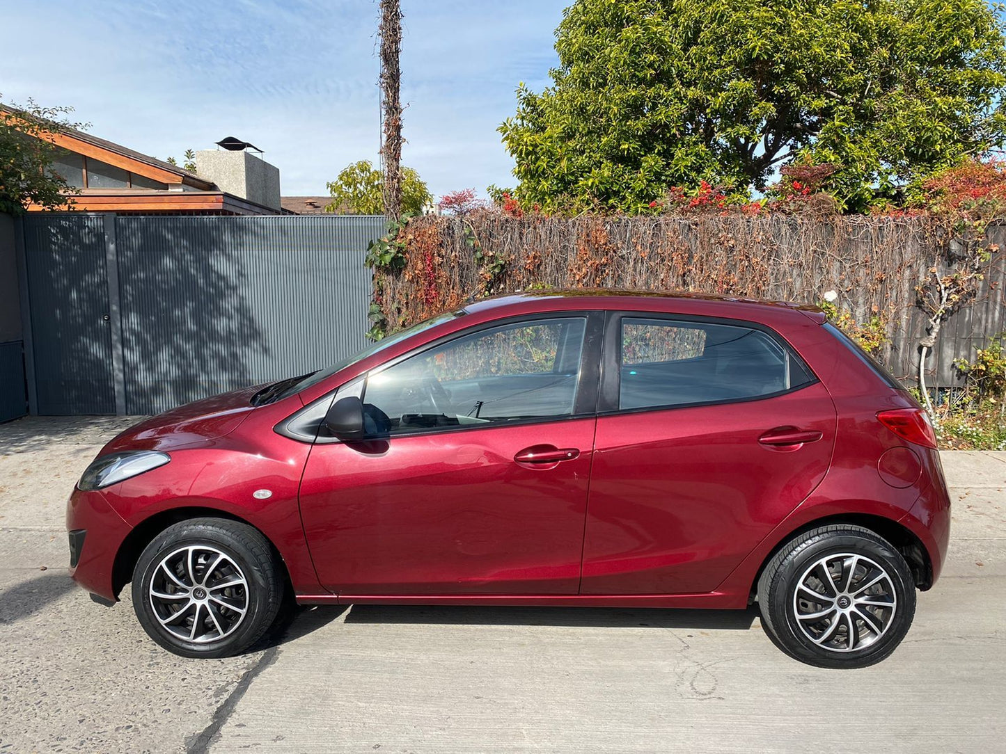 MAZDA 2 2013 - VENDIDO