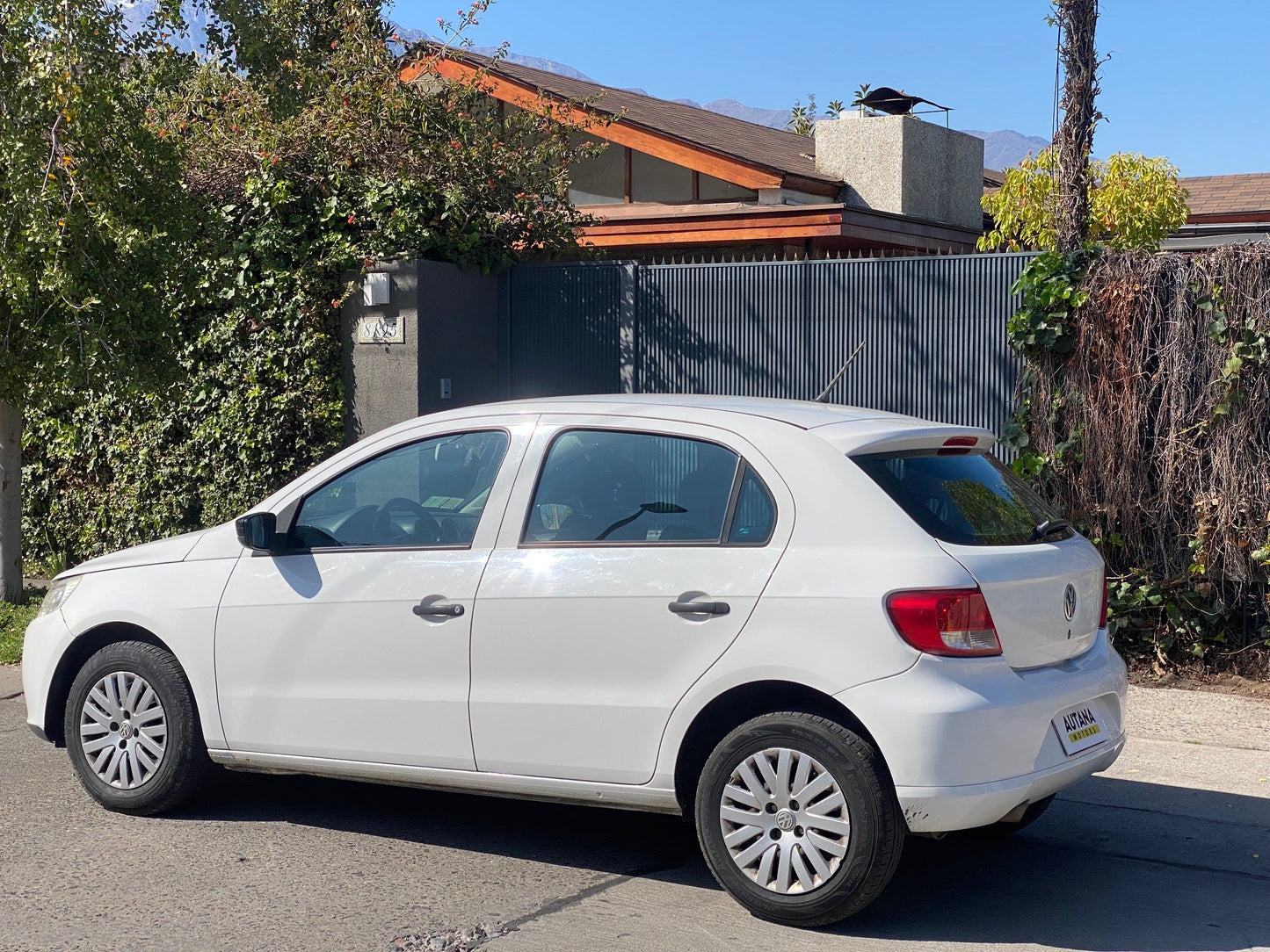 VOLKSWAGEN GOL 2011 - VENDIDO