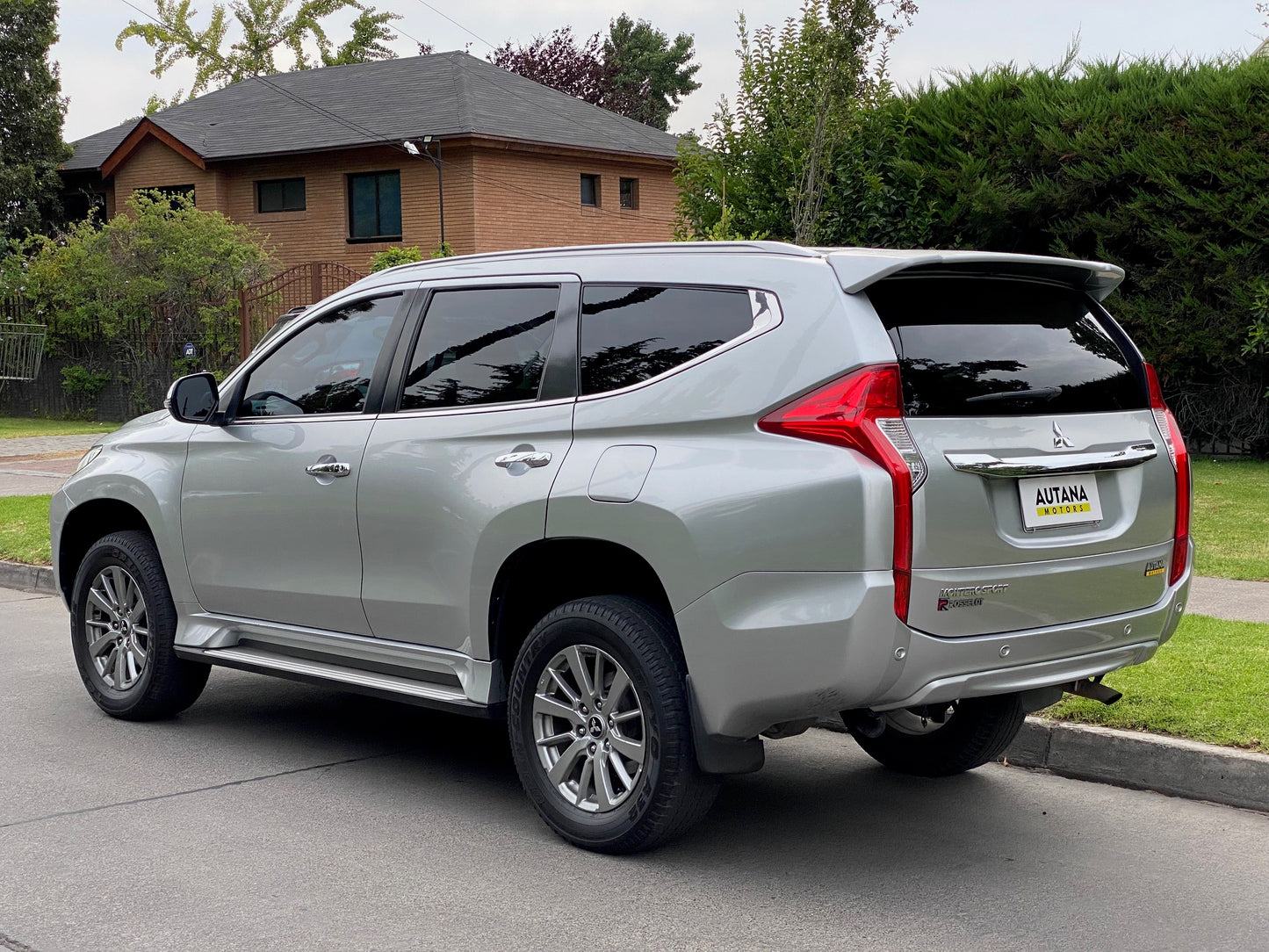 MITSUBISHI MONTERO SPORT 2018