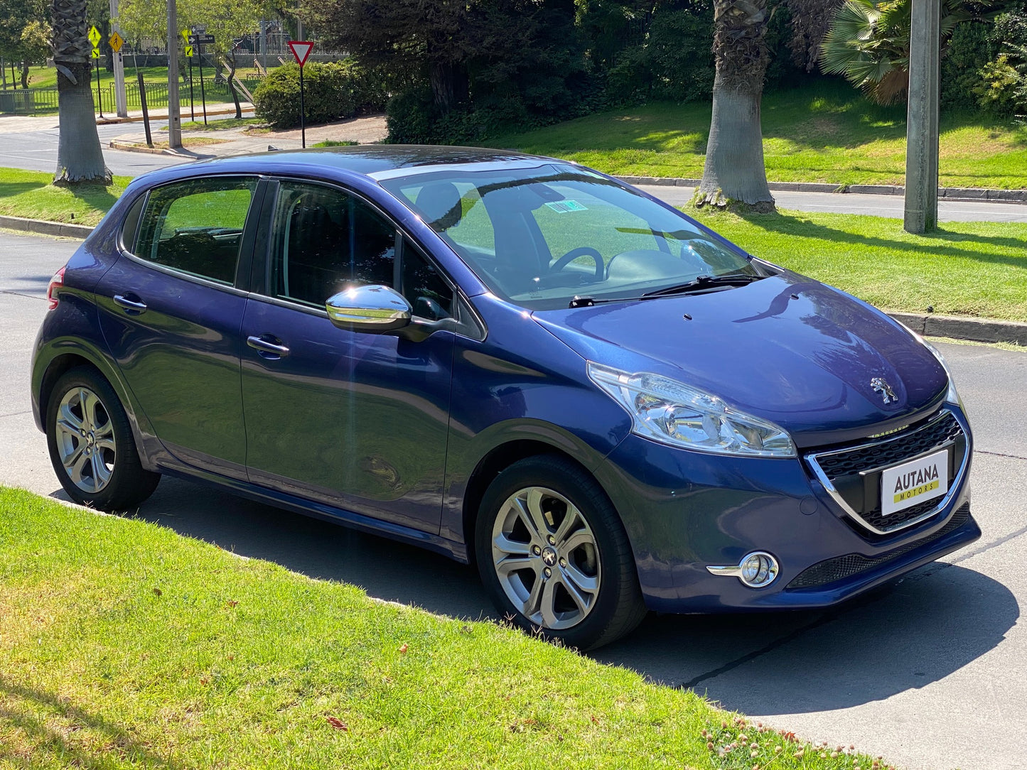 PEUGEOT 208 ALLURE 2015