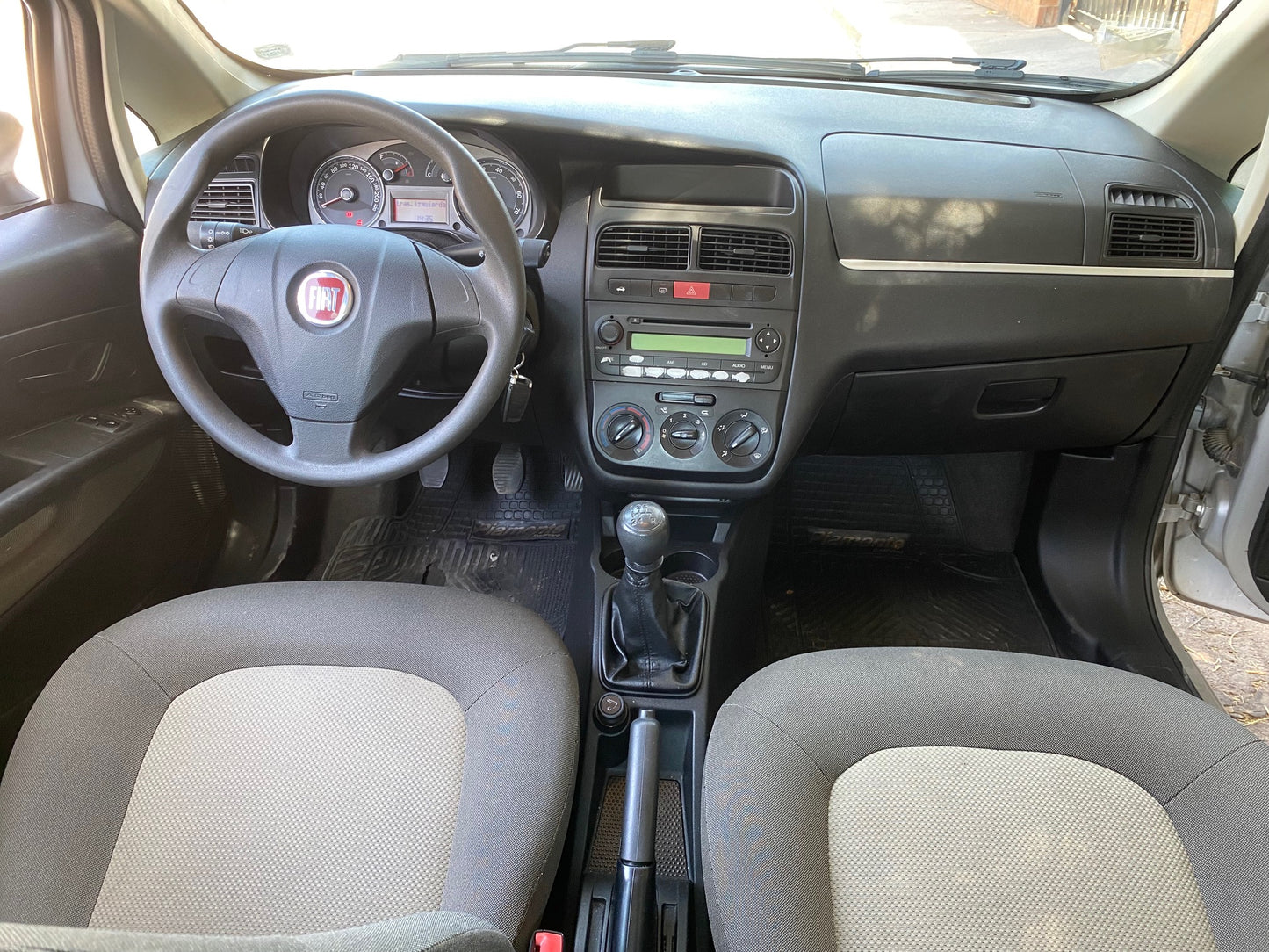 FIAT LINEA ACTIVE 1.4 FULL 2013