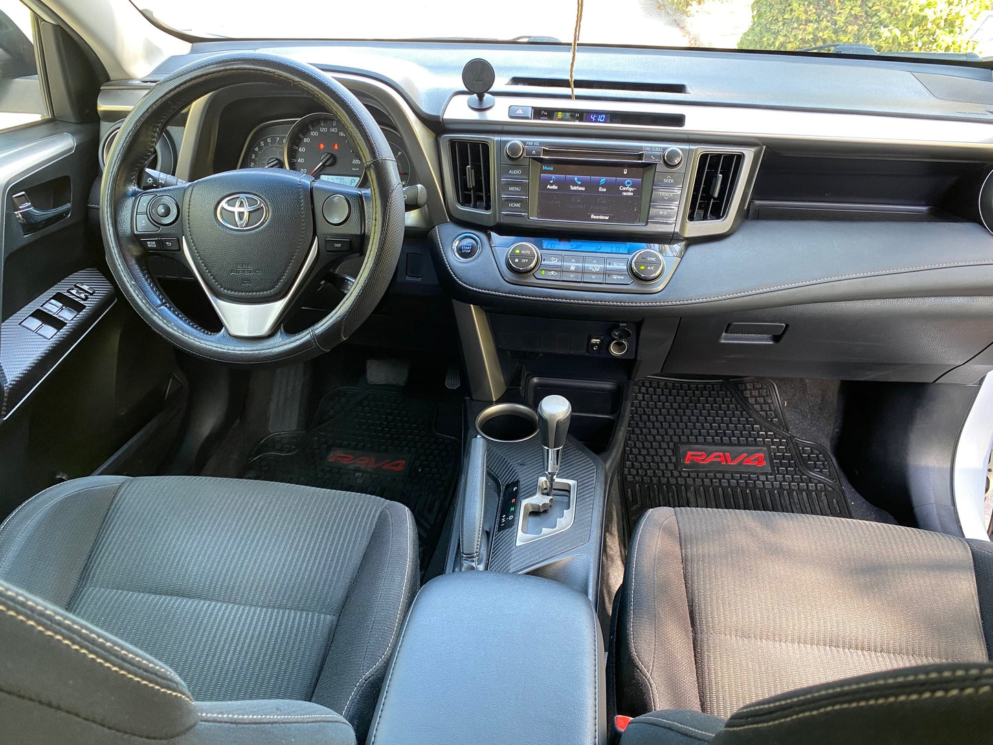 TOYOTA RAV4 2015