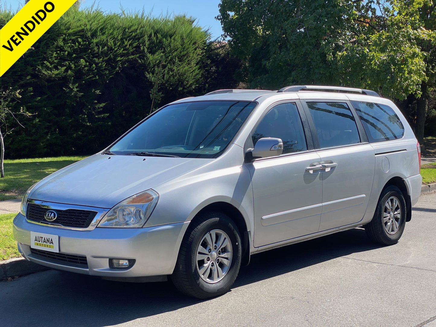 KIA GRAND CARNIVAL DIESEL AUTOMATICA 2014