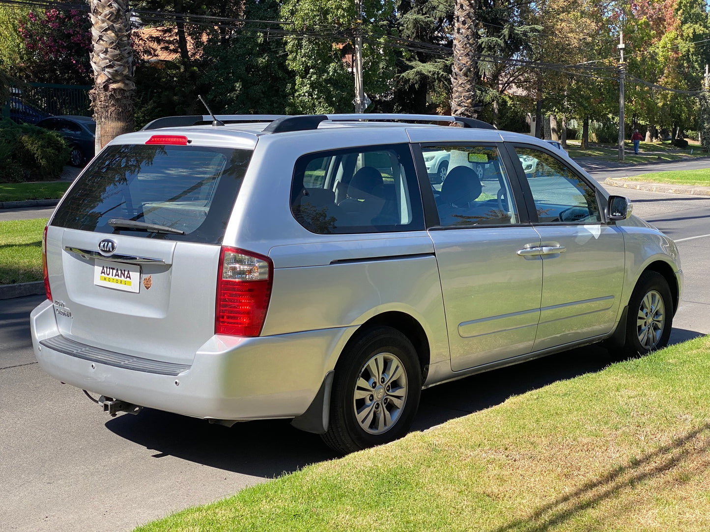 KIA GRAND CARNIVAL DIESEL AUTOMATICA 2014